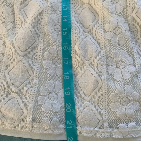 Women’s lace top in size small - Picture 8 of 9